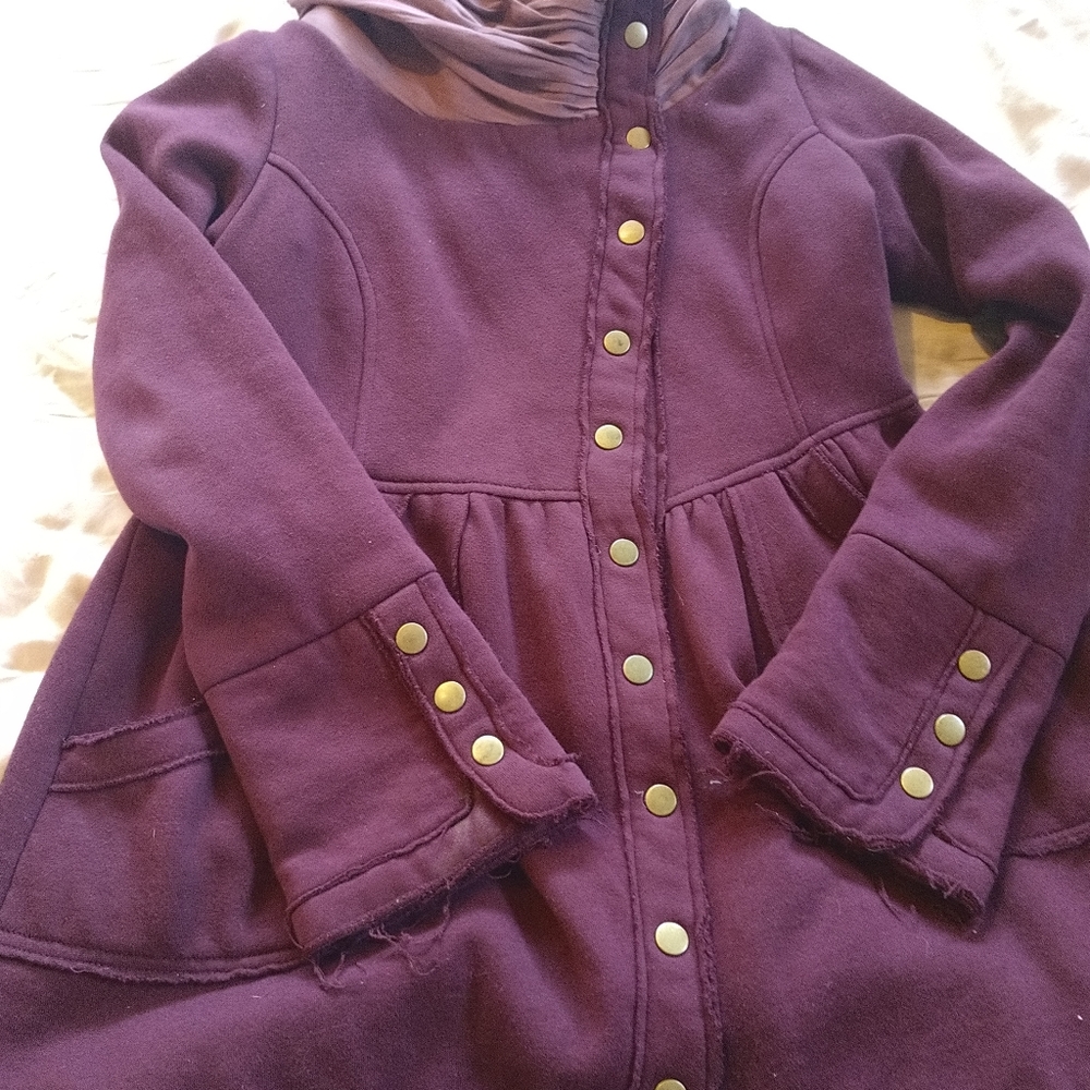 Knitted dove coat